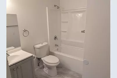  1932 West Dr. #B, Vista, CA 92083 - Photo 2