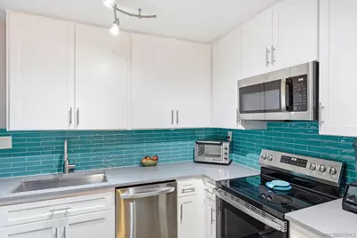  730 E Avenue, Coronado, CA 92118 - Photo 16