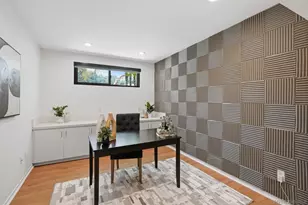 8963 Caminito Fresco, La Jolla, CA 92037 - Photo 24