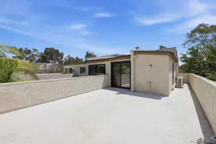 8963 Caminito Fresco, La Jolla, CA 92037 - Photo 32