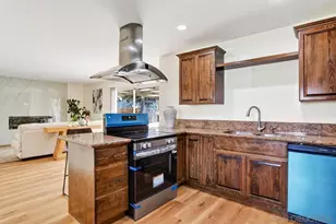 520 La Barca St, Spring Valley, CA 91977 - Photo 12