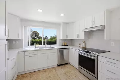  2264 Caminito Castillo, La Jolla, CA 92037 - Photo 12