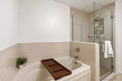  700 W Harbor Dr #608, San Diego, CA 92101 - Photo 24