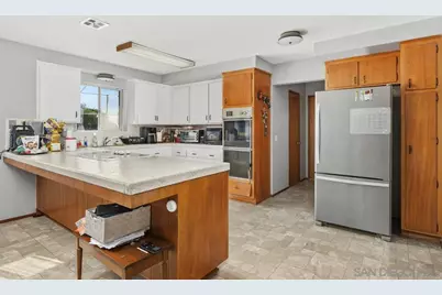  3000 Blackwell Dr, Vista, CA 92084 - Photo 8