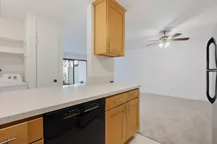 8332 Regents Rd, San Diego, CA 92122 - Photo 6