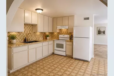  8474 Parkbrook, San Diego, CA 92114 - Photo 4
