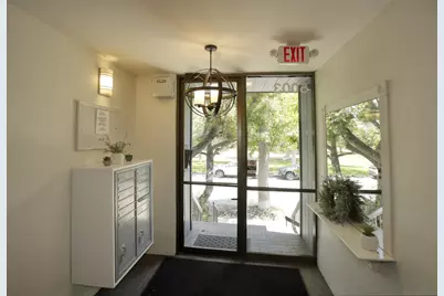  5003 Westpark Dr. #203, North Hollywood, CA 91601 - Photo 2