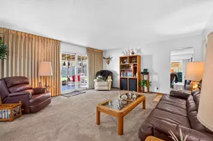 4621 Chateau Dr, San Diego, CA 92117 - Photo 12
