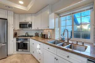 2037 Countrywood Way, Encinitas, CA 92024 - Photo 12