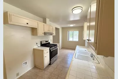  3671 Campus Dr, Oceanside, CA 92056 - Photo 10