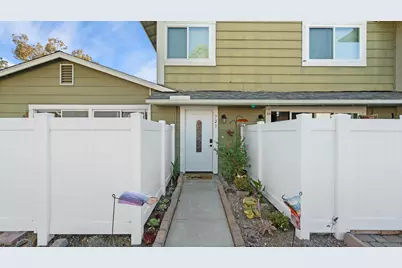  723 Paradise Cove Way, Oceanside, CA 92058 - Photo 2