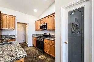 11926 Golden View Rd, Pinon Hills, CA 92372 - Photo 16