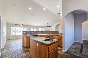 11926 Golden View Rd, Pinon Hills, CA 92372 - Photo 18