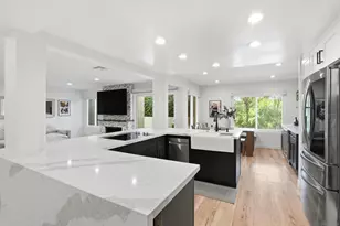 2444 Caminito Venido, San Diego, CA 92107 - Photo 2