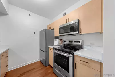  425 W Beech #327, San Diego, CA 92101 - Photo 4