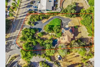  3209 Mary Ln, Escondido, CA 92025 - Photo 2