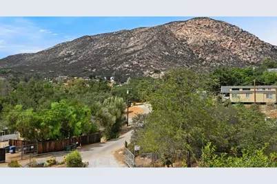 402 Silverbrook Dr., El Cajon, CA 92019 - Photo 24