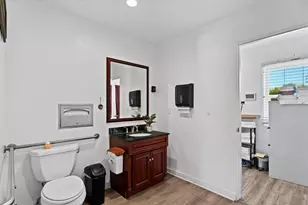405 N Hwy 101, Solana Beach, CA 92075 - Photo 16