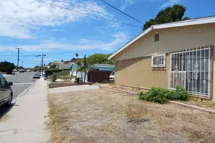 5174 Streamview Dr, San Diego, CA 92105 - Photo 16