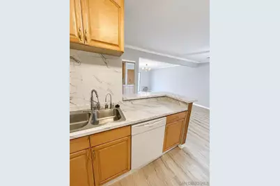  18620 Hatteras #105, Tarzana, CA 91356 - Photo 4