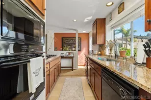 2520 Navarra Dr, Carlsbad, CA 92009 - Photo 18