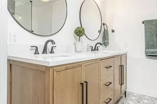 221 B Ave, Coronado, CA 92118 - Photo 20