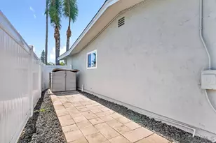 8782 Mulvaney Dr, San Diego, CA 92119 - Photo 28