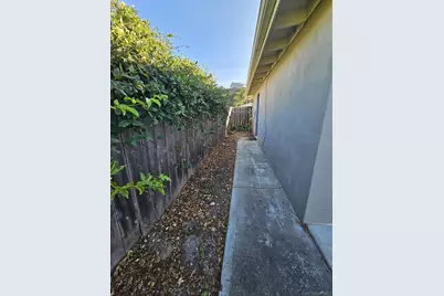  4858 Chateau Drive, San Diego, CA 92117 - Photo 18