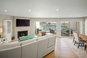 8 Antigua Ct, Coronado, CA 92118 - Photo 16