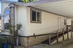 8975 Lawrence Welk Dr, Escondido, CA 92026 - Photo 6