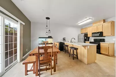  453 Calle Elegante, Vista, CA 92083 - Photo 16