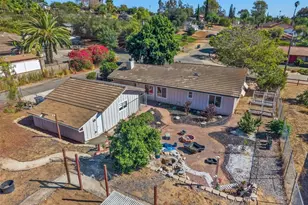 1242 Hillcrest Ln, Fallbrook, CA 92028 - Photo 18