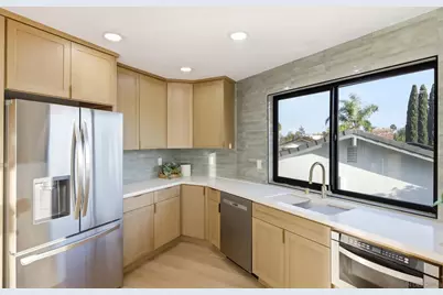  7619 Cortina Ct, Carlsbad, CA 92009 - Photo 18
