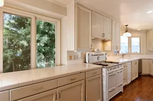 7755 Ludington Pl, La Jolla, CA 92037 - Photo 8