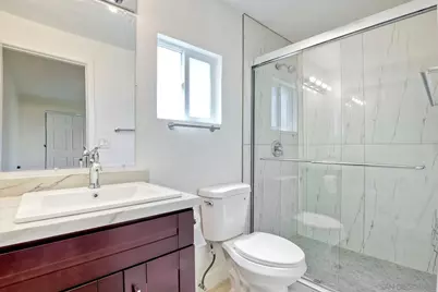  905 W Washington Ave, El Cajon, CA 92020 - Photo 14