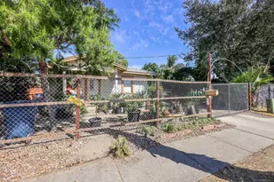418 E Pennsylvania, Escondido, CA 92025 - Photo 2