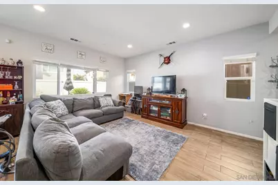 337 Dun Blazer, Fallbrook, CA 92028 - Photo 8