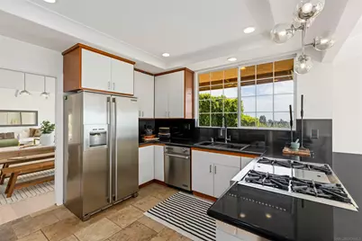  7160 Caminito Pepino, La Jolla, CA 92037 - Photo 18