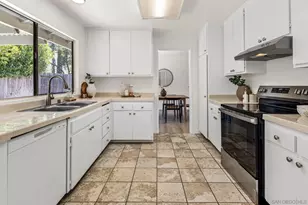 4443 Caminito Cristalino, San Diego, CA 92117 - Photo 8
