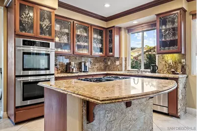  2062 Pleasant Waters Ct, Spring Valley, CA 91977 - Photo 8
