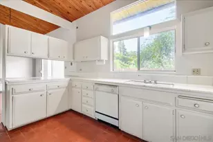 8384 Sugarman Dr, La Jolla, CA 92037 - Photo 12