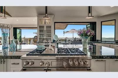  7173 Obelisco Cir, Carlsbad, CA 92009 - Photo 16