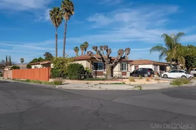  2398 San Bernardo Ave, Hemet, CA 92545 - Photo 2