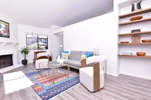 8356 Via Sonoma, La Jolla, CA 92037 - Photo 2