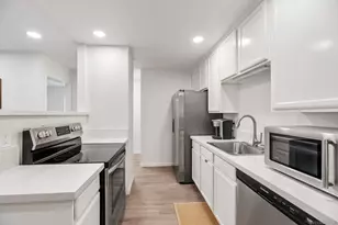 1810 S El Camino Real, Encinitas, CA 92024 - Photo 10