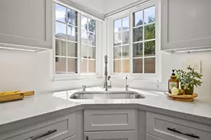 558 E Ave, Coronado, CA 92118 - Photo 14