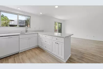  155 Rosebay Dr #40, Encinitas, CA 92024 - Photo 2