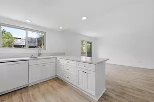 155 Rosebay Dr, Encinitas, CA 92024 - Photo 2