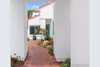 4972 Lerkas Way, Oceanside, CA 92056 - Photo 4