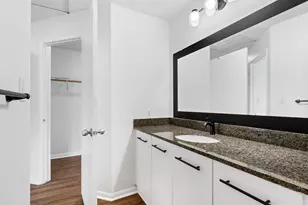 7565 Charmant Dr, San Diego, CA 92122 - Photo 18
